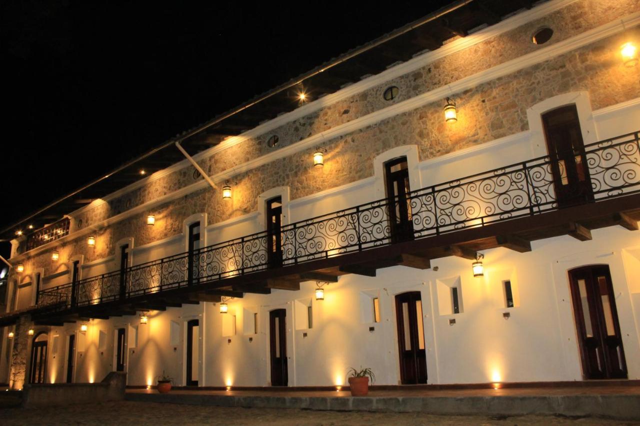 Hotel Atzalan Exterior photo